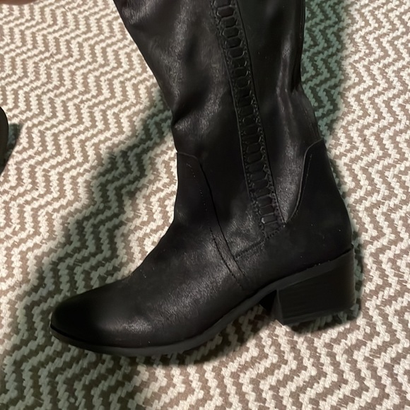 NWOB. Black over the knee boots - Picture 2 of 3